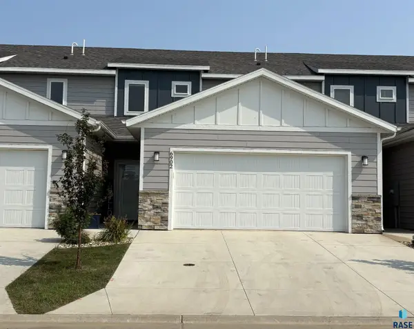 6902 E Brooks Edge Pl, Sioux Falls, SD 57110