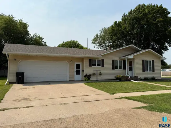 154 W Juniper St, Menno, SD 57045