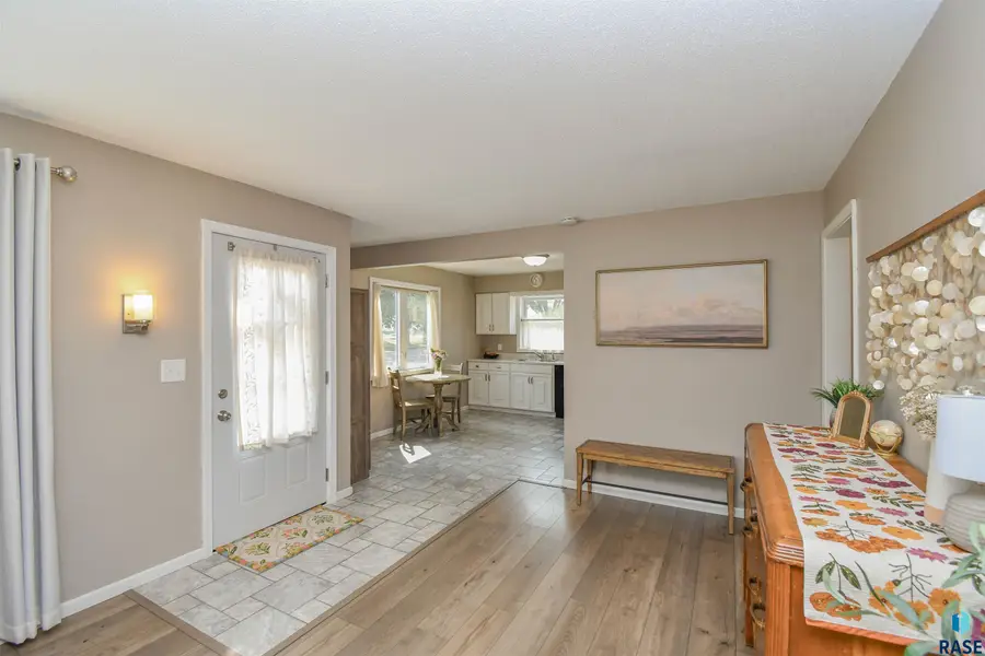 121 N Omaha Ave, Sioux Falls, SD 57103 - #2