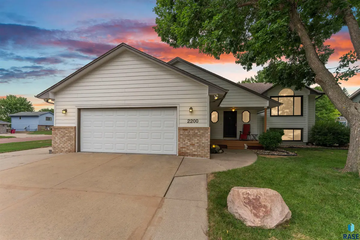 2200 S Roosevelt Ave, Sioux Falls, SD 57106 - #1