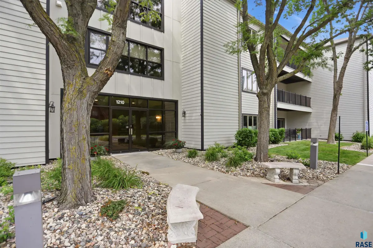 1210 W 57th St #305, Sioux Falls, SD 57108 - #1