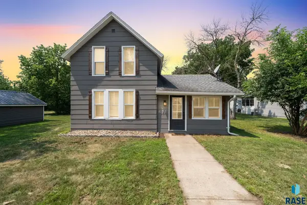 411 S Dakota St, Canton, SD 57013