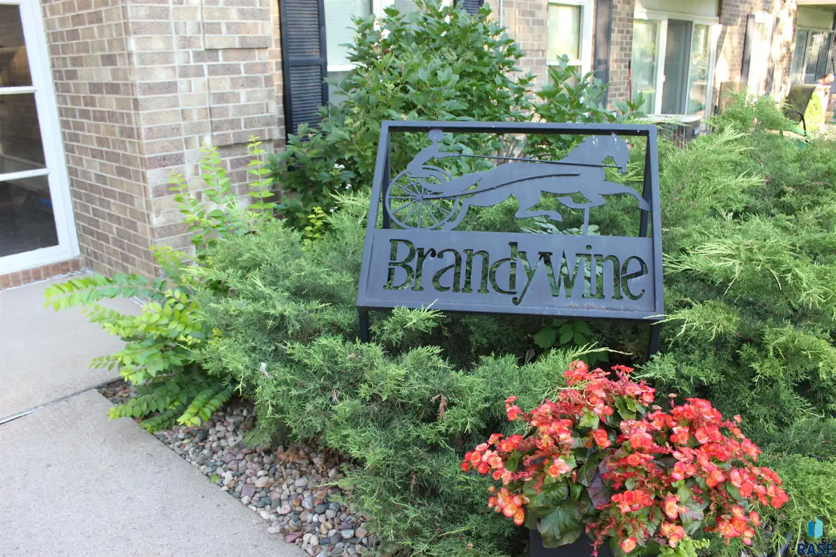 2904 W 33rd St #331, Sioux Falls, SD 57105 - #1