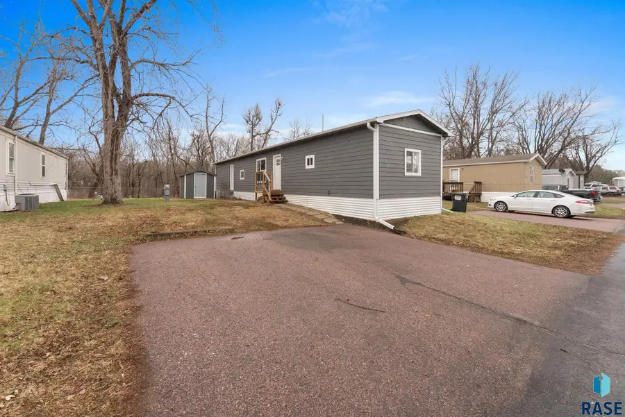 808 S Beta Pl, Sioux Falls, SD 67106 - #3