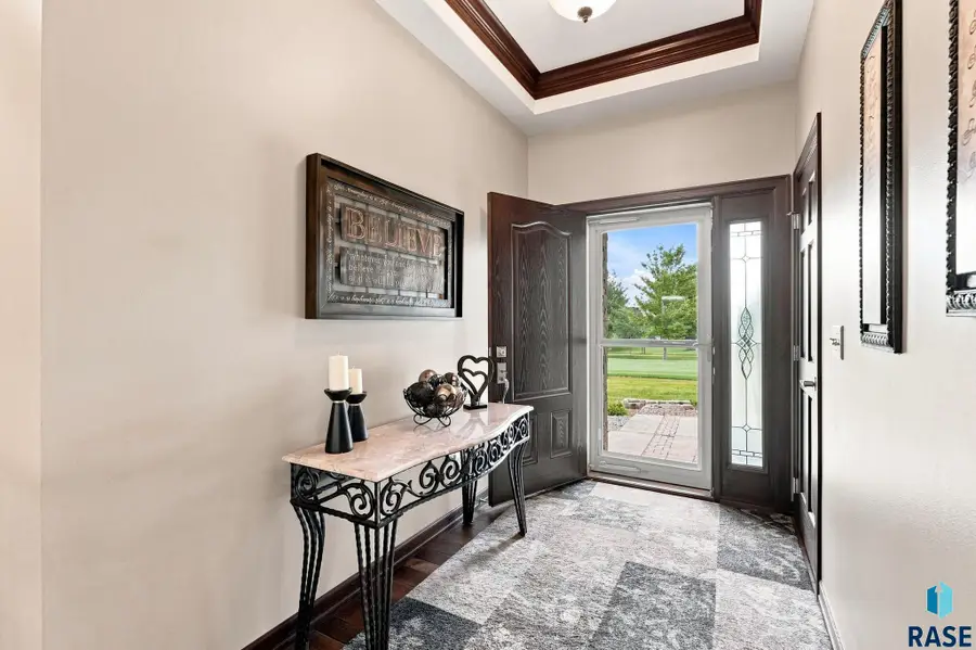 7304 E Donnelly Dr, Sioux Falls, SD 57110 - #2