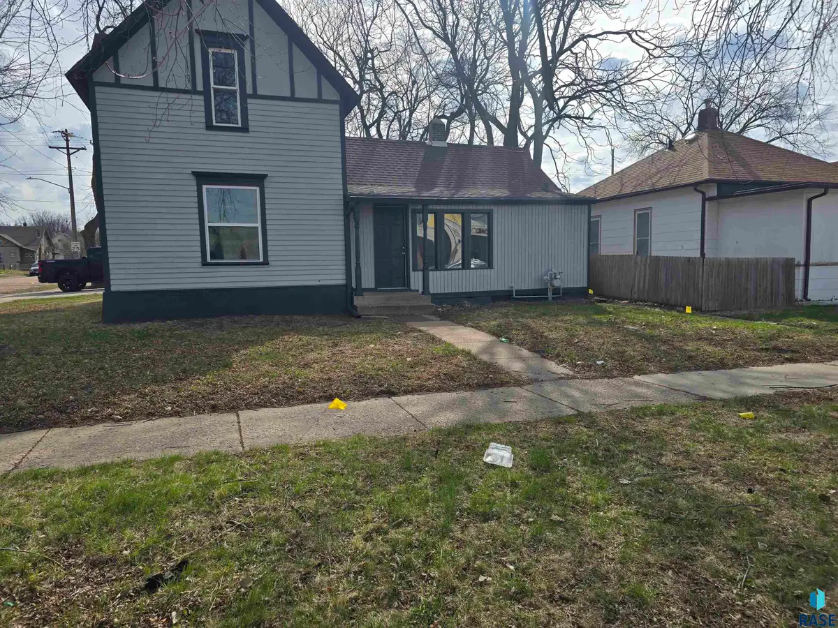 232 N Nesmith Ave, Sioux Falls, SD 57103 - #1