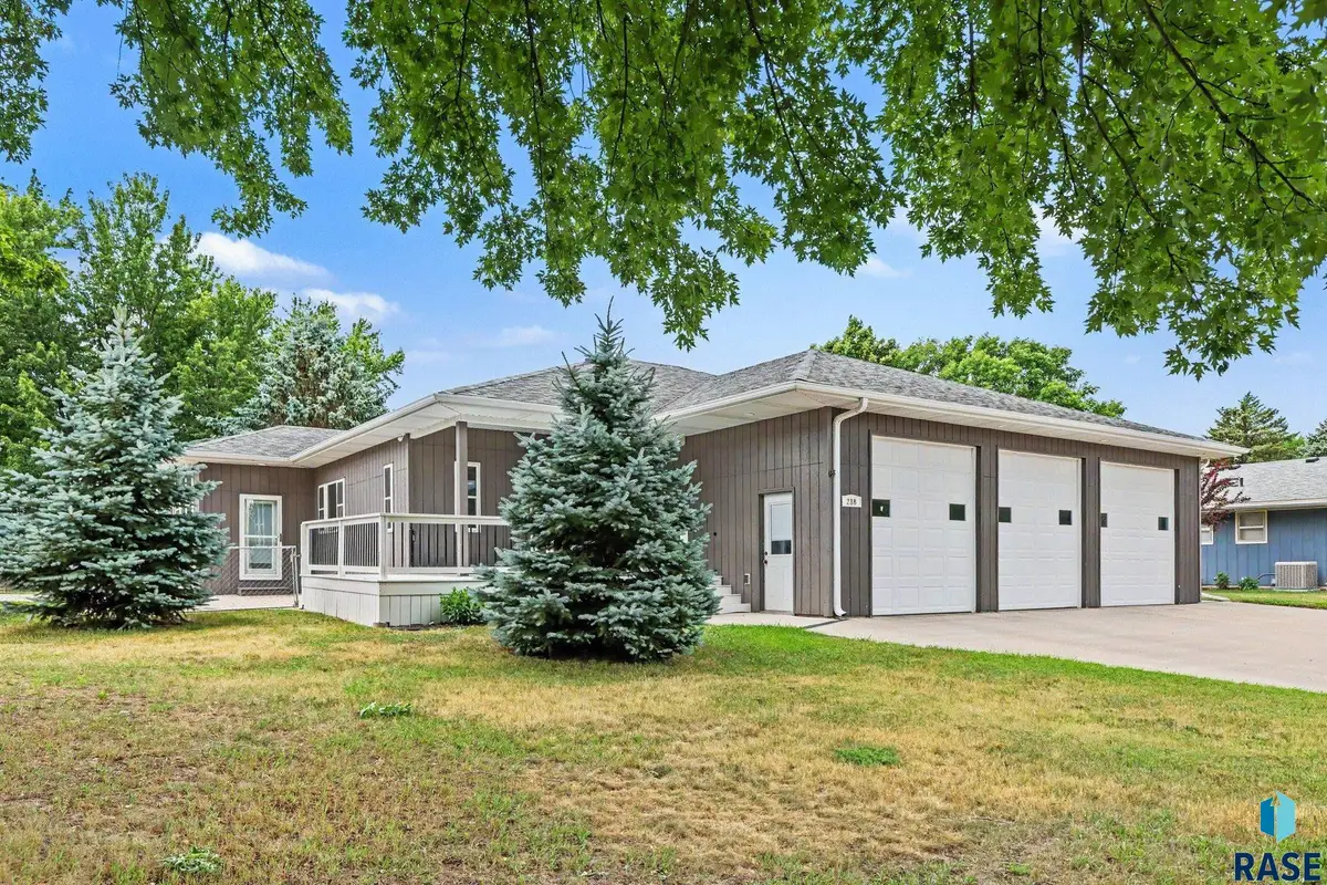 218 Douglas Blvd, Baltic, SD 57003 - #1