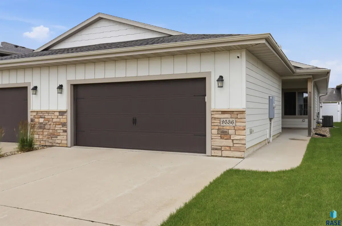 9536 W Broek Dr, Sioux Falls, SD 57106 - #1