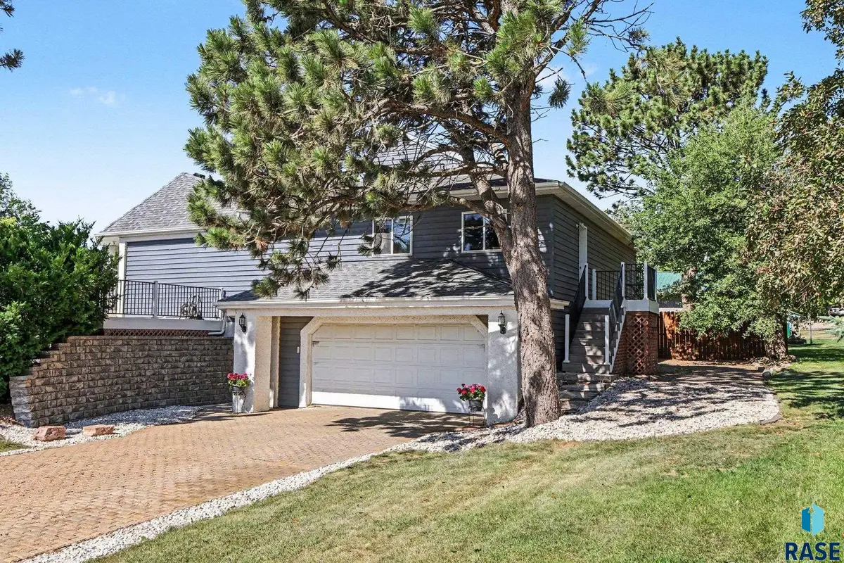 3913 N Longview Ave, Sioux Falls, SD 57107 - #1