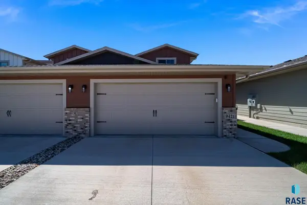 9421 W Dolores Dr, Sioux Falls, SD 57106