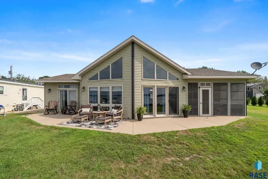 188 N Lake Dr, Castlewood, SD 57223 - #2