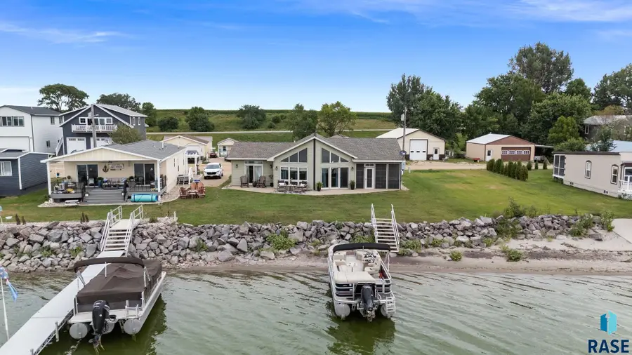 188 N Lake Dr, Castlewood, SD 57223 - #3