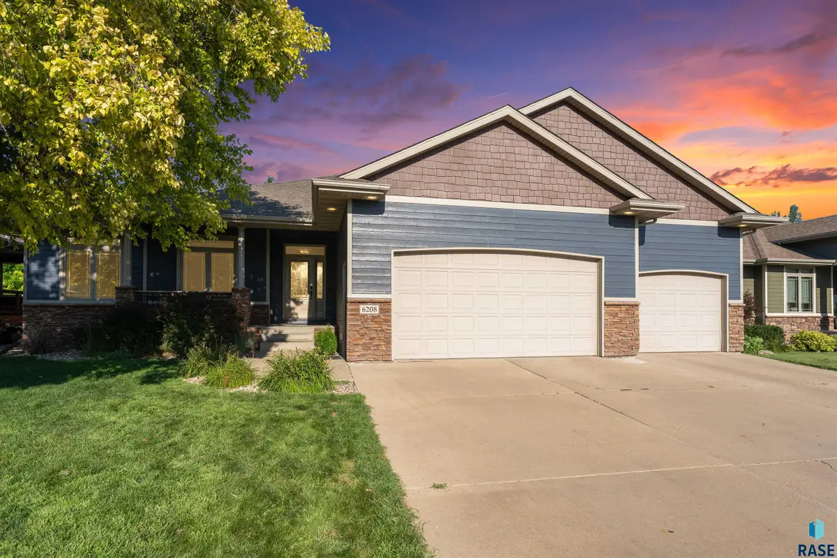 6208 S El Dorado Ave, Sioux Falls, SD 57108 - #1