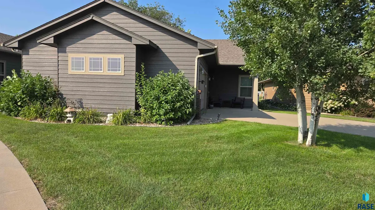5108 E Villa Ridge St, Sioux Falls, SD 57110 - #1