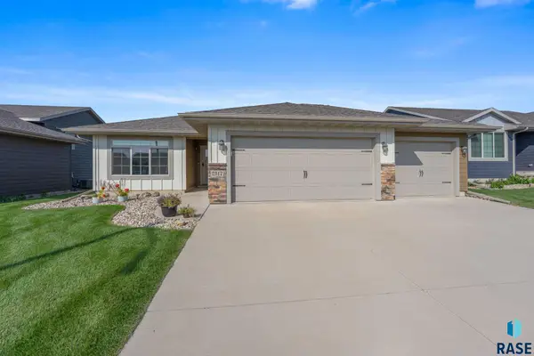 2317 S Creekview Ave, Sioux Falls, SD 57106