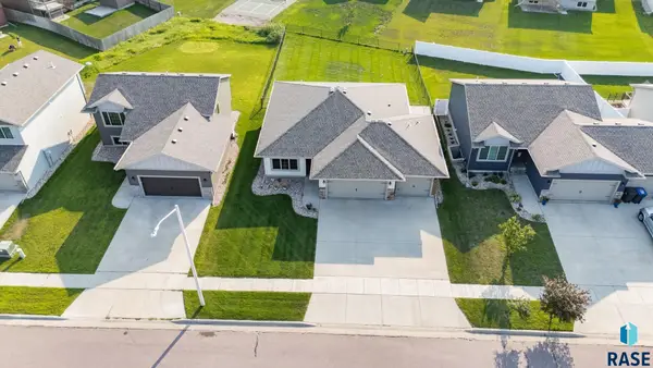 2317 S Creekview Ave, Sioux Falls, SD 57106