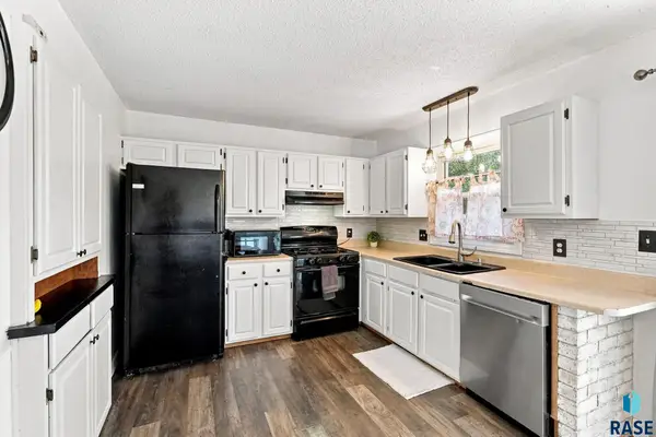 233 N Meyer Ln, Sioux Falls, SD 57103