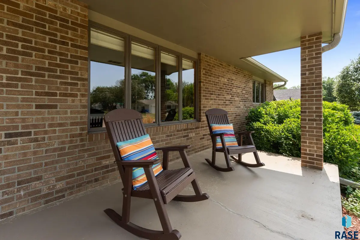4608 S Tomar Rd, Sioux Falls, SD 57105 - #1