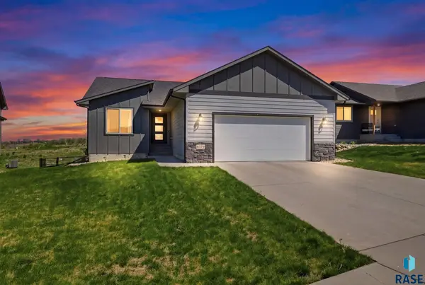 6729 W Viola Ct, Sioux Falls, SD 57106