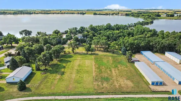 6090 Dakota Ave, Madison, SD 57042