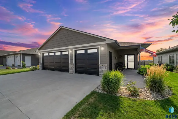 145 Devitt Dr, Harrisburg, SD 57032