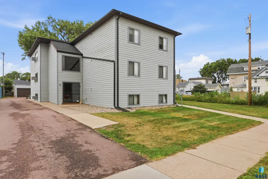 703 S Dakota Ave, Sioux Falls, SD 57104 - #2