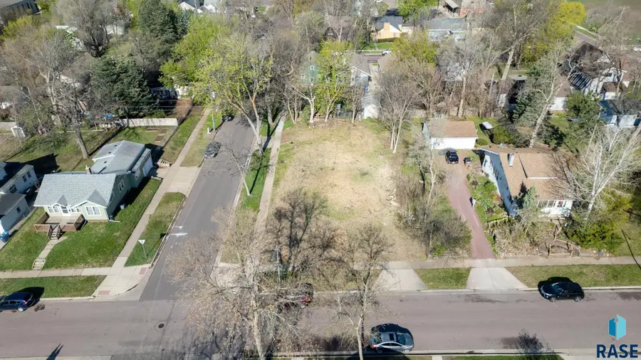1821 S Duluth Ave, Sioux Falls, SD 57105 - #3