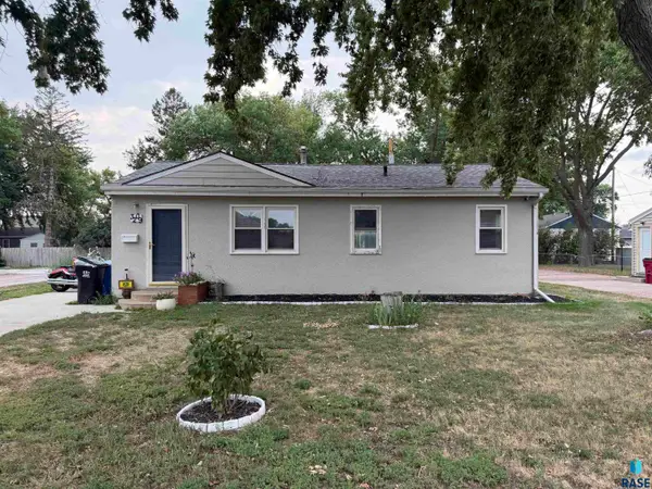 3209 S Grange Ave, Sioux Falls, SD 57105