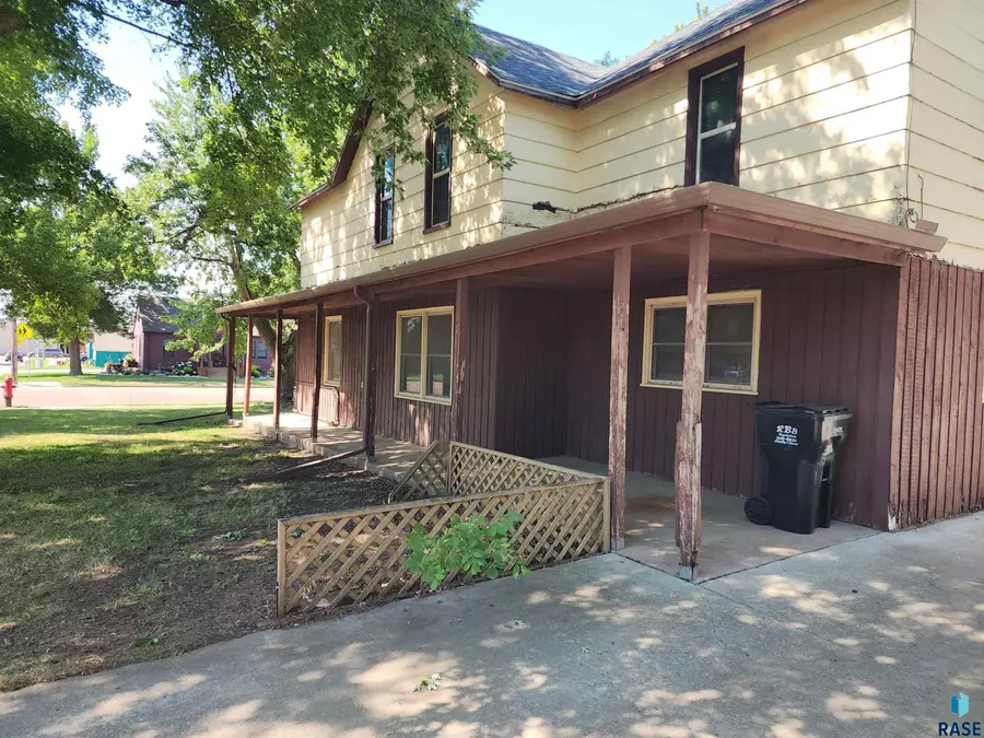 140 E Lincoln Ave, Salem, SD 57058 - #2