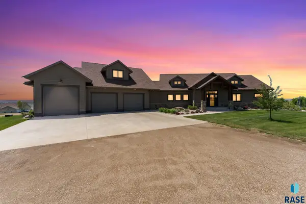48290 Arrowhead Pl, Canton, SD 57013