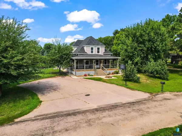 205 N Agnes St, Viborg, SD 57070