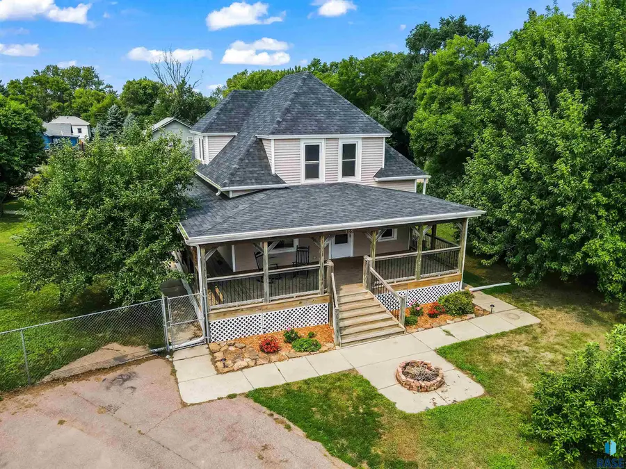 205 N Agnes St, Viborg, SD 57070 - #2