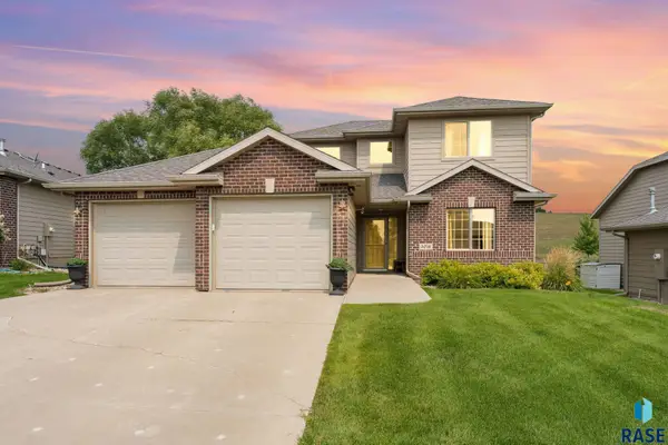 5016 S Winston Ln, Sioux Falls, SD 57108