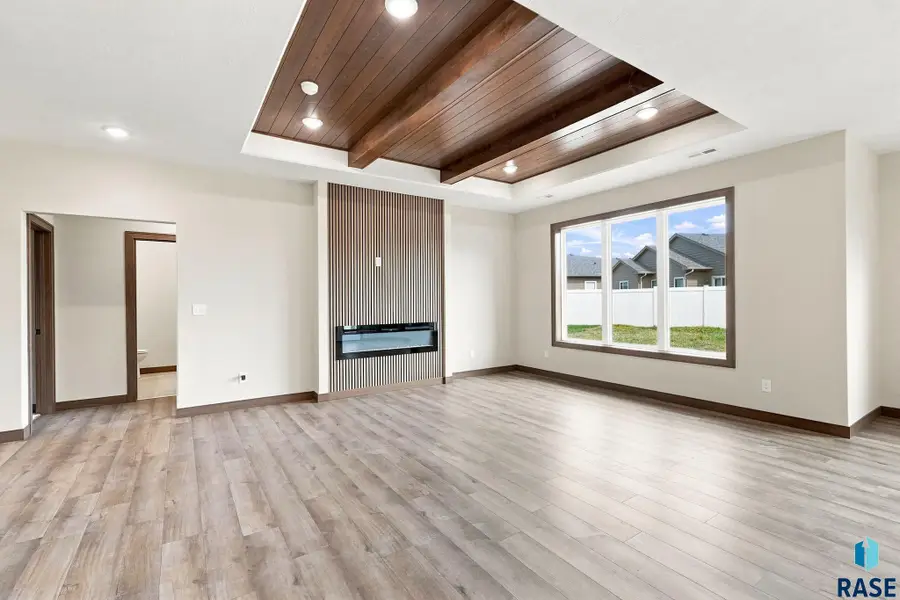 5004 E 65th St, Sioux Falls, SD 57108 - #3