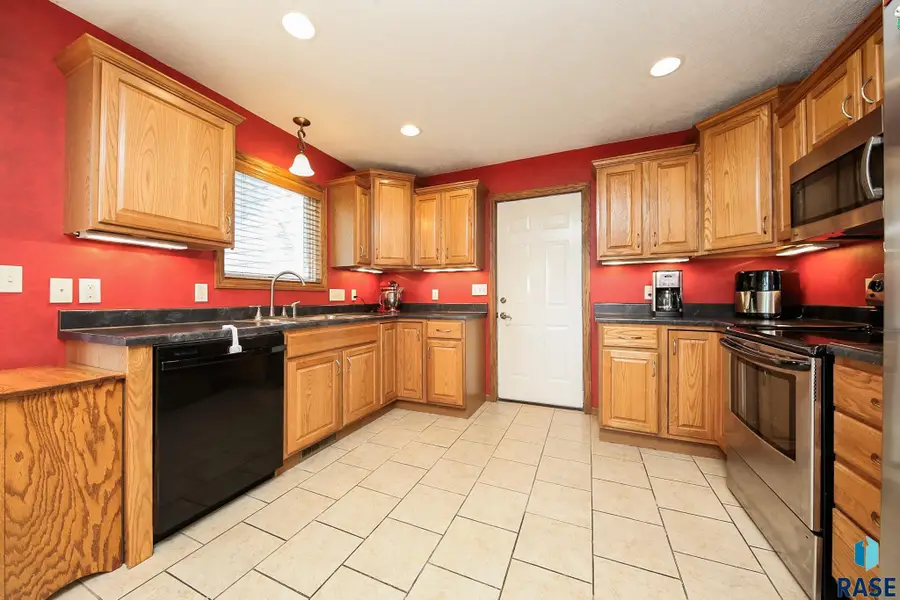 5309 S Holbrook Ave, Sioux Falls, SD 57106 - #3