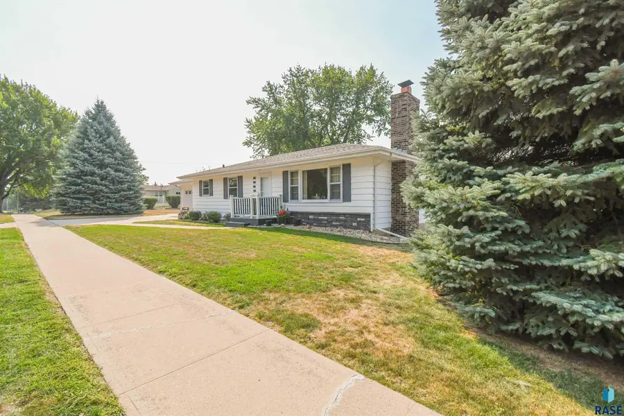 2309 W Oak St, Sioux Falls, SD 57105 - #3