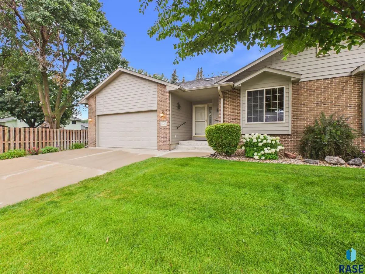 5326 W Summer Creek Pl, Sioux Falls, SD 57106 - #1