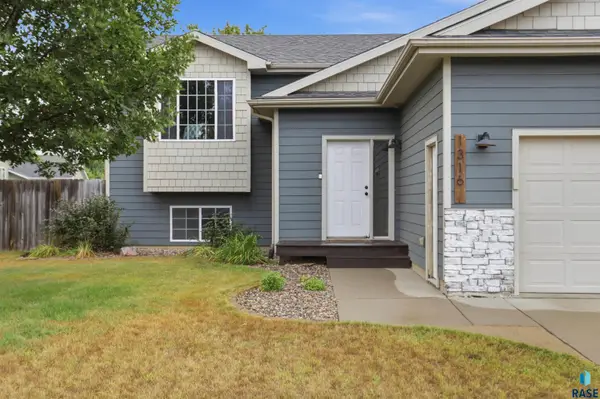 1316 W Creekside Dr, Brandon, SD 57005