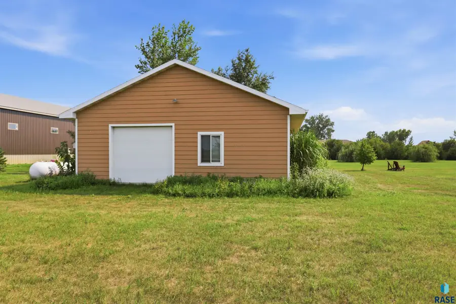 46637 321st St, Burbank, SD 57010 - #2