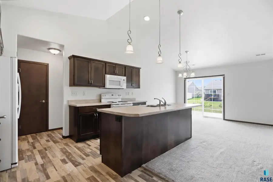 6033 W Bloomfield Pl, Sioux Falls, SD 57107 - #3