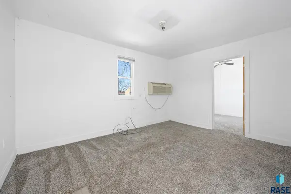 2700 E 12th St, Sioux Falls, SD 57103