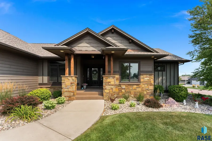 8900 W Dragonfly Dr, Sioux Falls, SD 57107 - #3