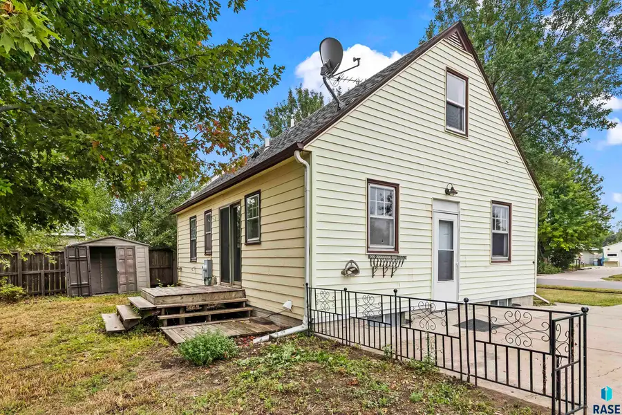 804 E Presentation St, Sioux Falls, SD 57104 - #2