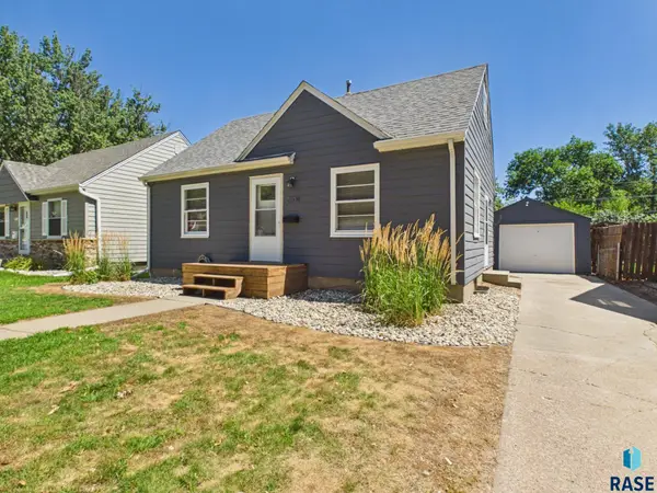 2404 S Hawthorne Ave, Sioux Falls, SD 57104