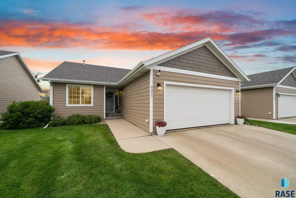 6025 W Bloomfield Pl, Sioux Falls, SD 57107 - #1