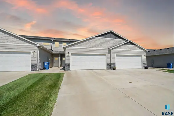8133 E Tencate Pl, Sioux Falls, SD 57110