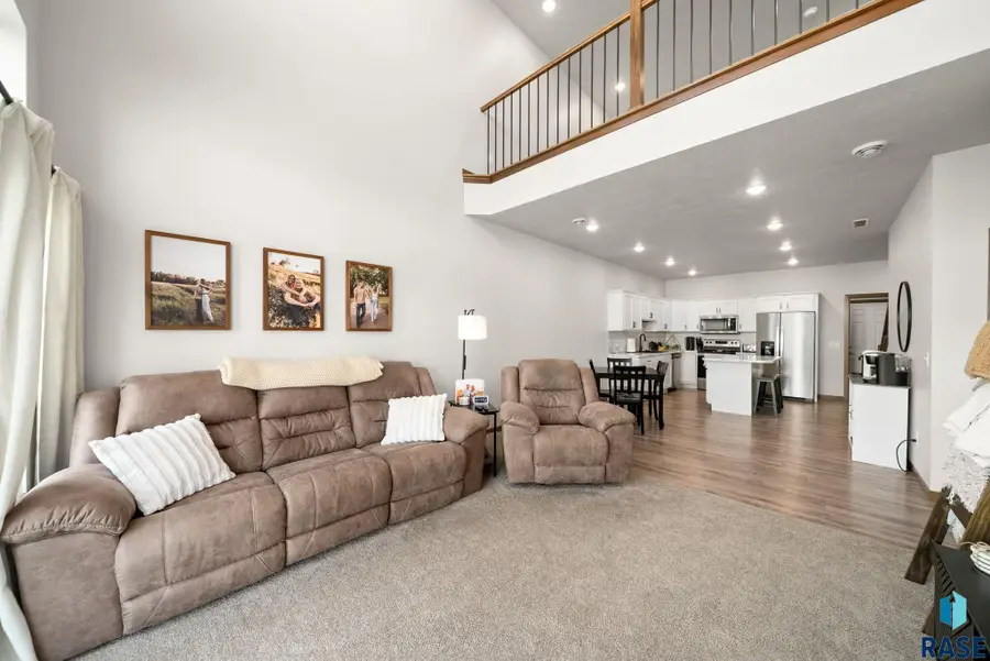8133 E Tencate Pl, Sioux Falls, SD 57110 - #2