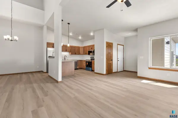 5700 E Marley Pl, Sioux Falls, SD 57108
