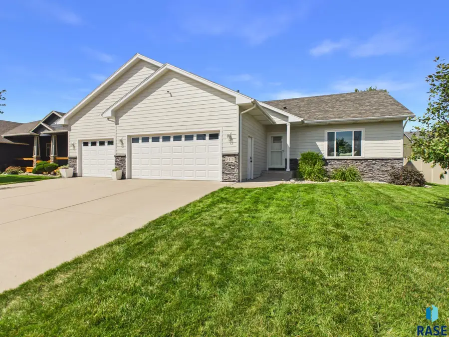 5413 S Sirocco Ave, Sioux Falls, SD 57108 - #2