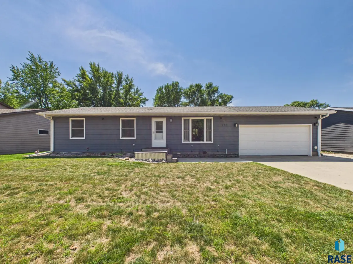 209 W 7th St, Hartford, SD 57033 - #1